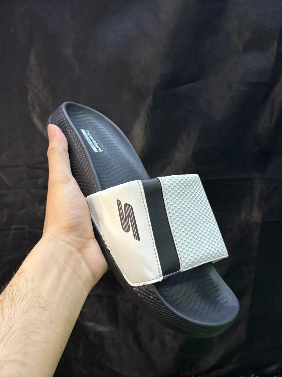 SKECHERS WHITE N BLACK IMPORTED | HYPER BURST MEDICATED SOLE  display picture 1